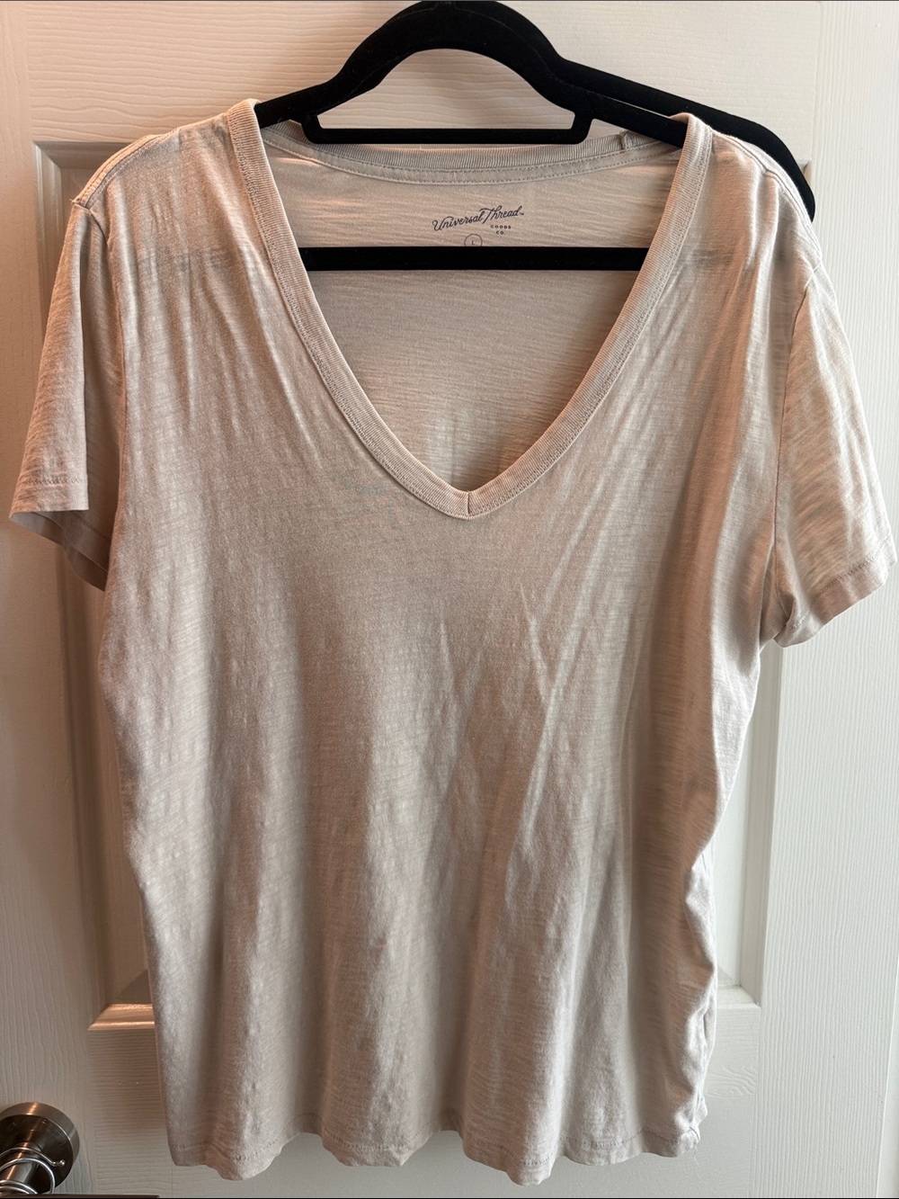 Universal Thread Women's V-Neck Tee in Beige